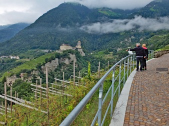 17.Schloss Tirol-Blick